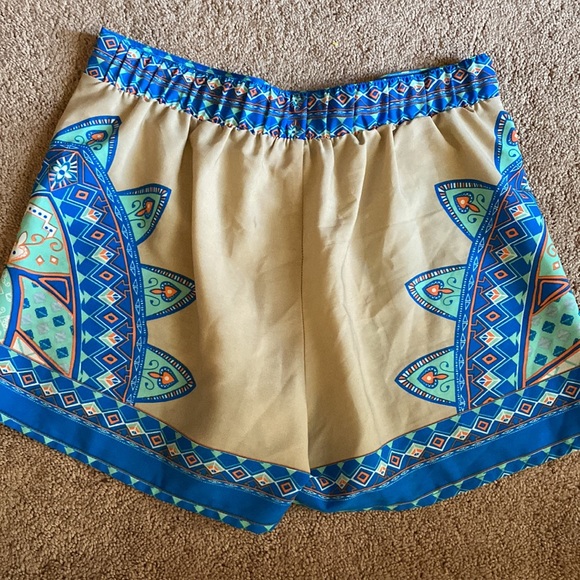 Sweet Journey booty shorts - Picture 2 of 3
